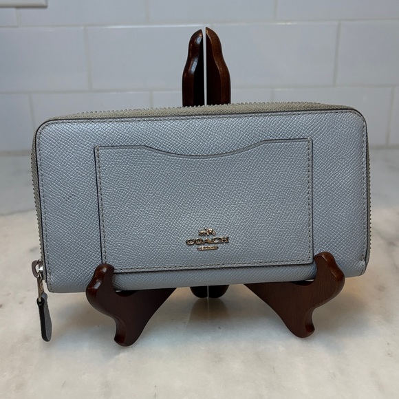 Coach Cross Grain Leather Full Zip Continental Wallet - Picture 1 of 16
